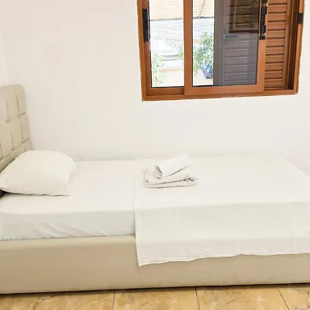 Vila Azure Dhërmi